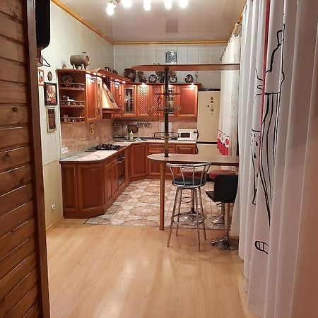 Куренiвський Двiр Kiev Eksteriør bilde